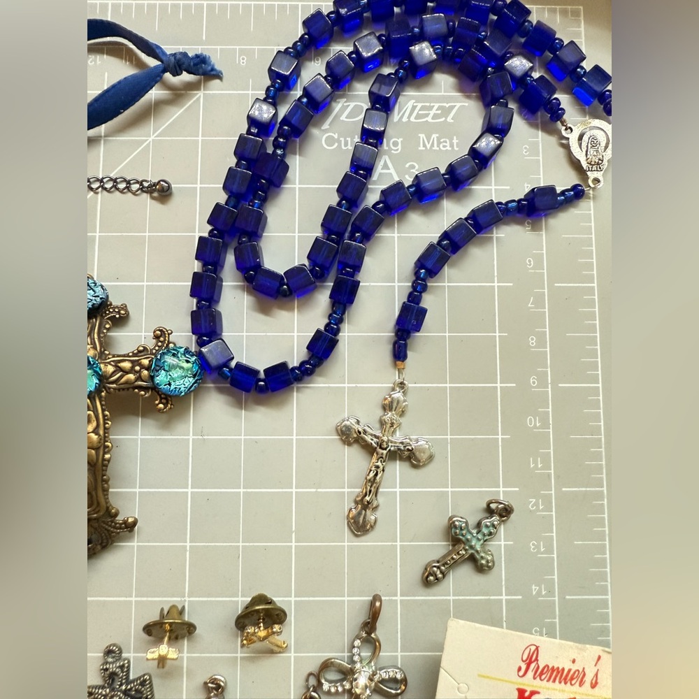 Vintage Christian Cross Jewelry Repurpose Lot - Picture 9 of 17
